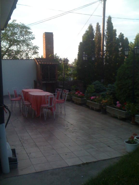 Hotel Ilona Panzió Balatonlelle Exterior foto